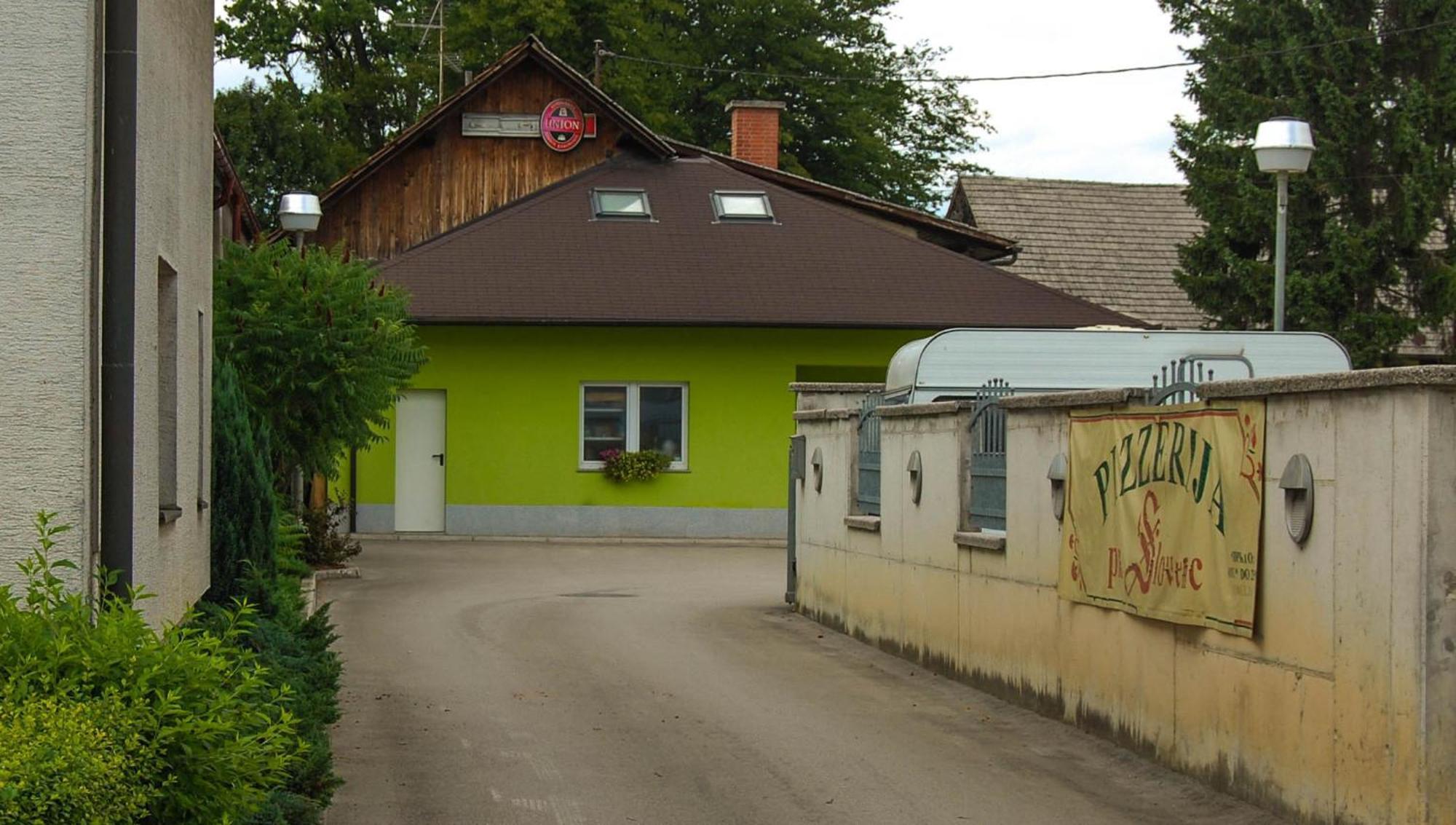 Penzion Pri Slovenc Dol pri Ljubljani Екстериор снимка